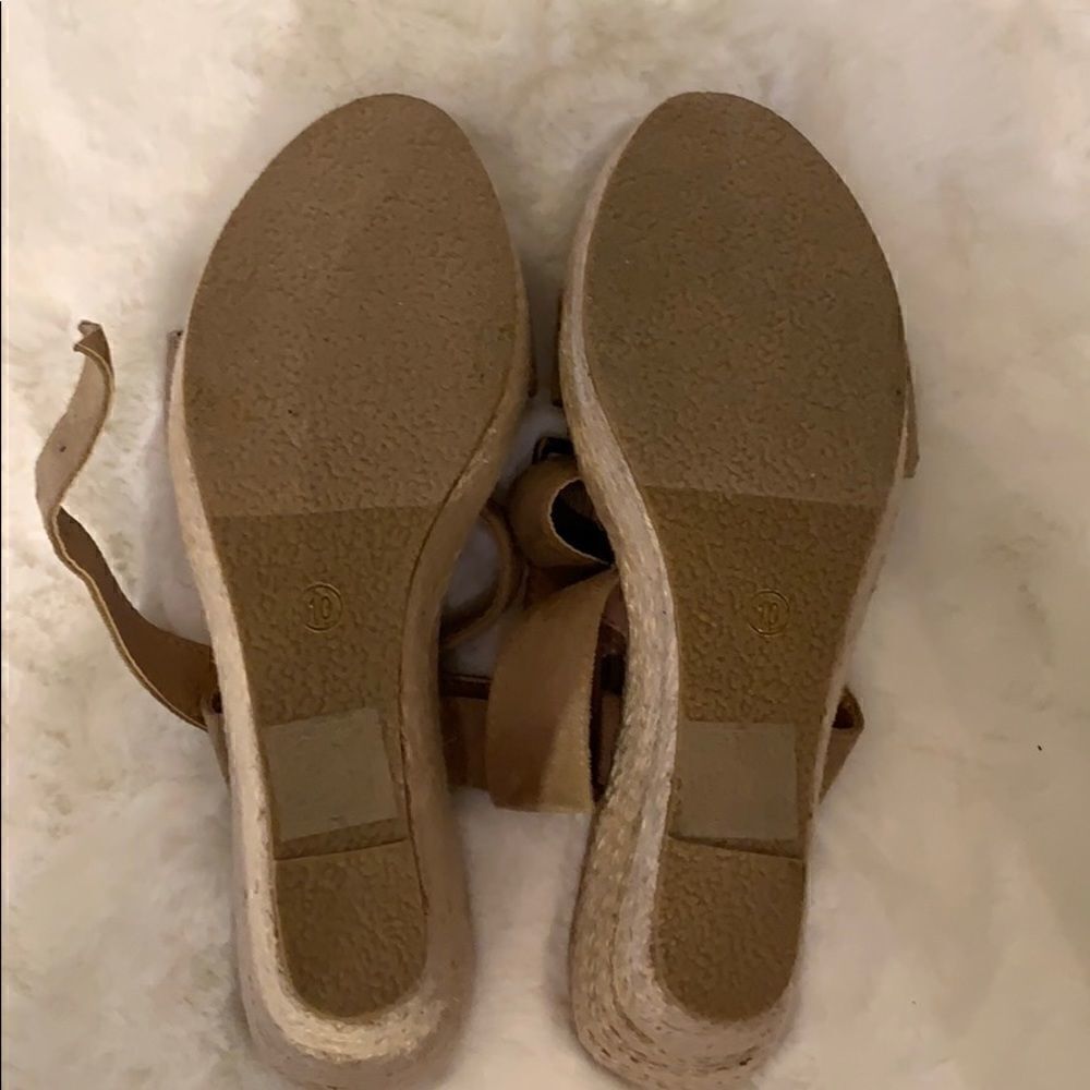 Beast Fashion suede platforms  - Picture 4 of 7